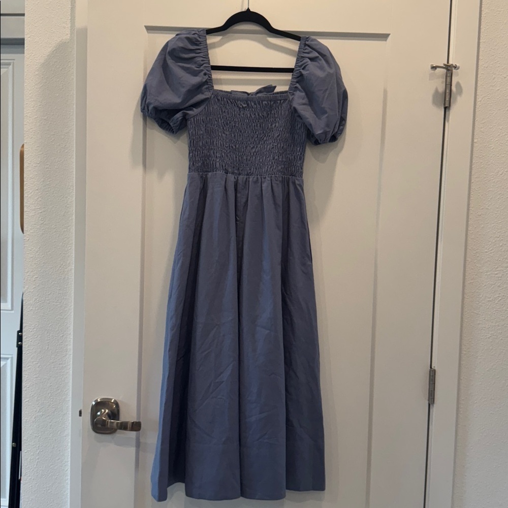 ASTR The Label Smocked Bow Midi Dress - denim blue nwot small - Picture 8 of 8